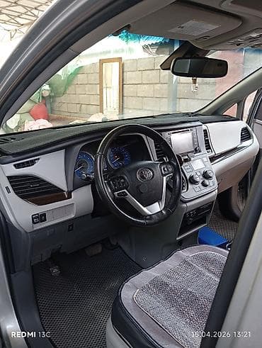 Toyota Sienna: 2019 г., 3.5 л, Автомат, Бензин, Вэн/Минивэн — 4