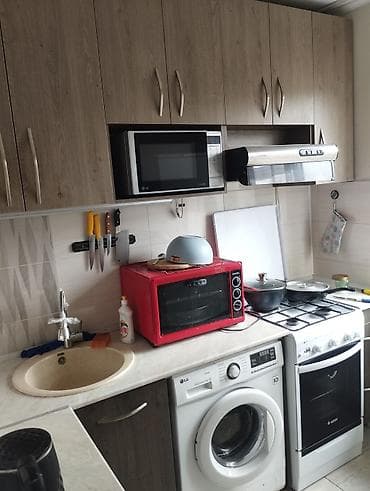 кв токмоке: 3 бөлмө, Менчик ээси, Чогуу жашоо менен, Жарым -жартылай эмереги бар — 5