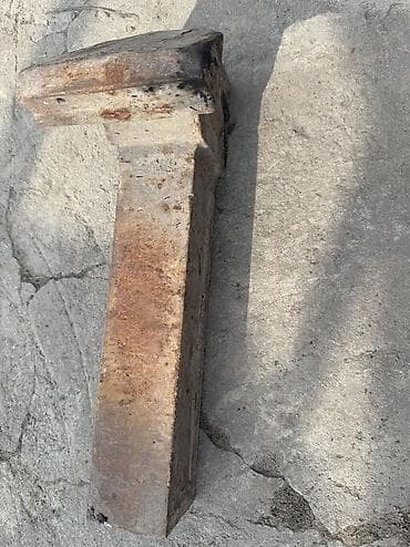 Измерительные инструменты и детекторы: Тиски слесарные настольные, поворотные. - Материал: массивный — 6