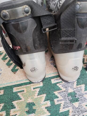 футбольные бутсы predator: Лыжные ботинки, б/у, сделано в Словении, 2 штуки. цена за 2 штуки — 8