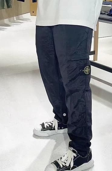 red centr: Легкая мужская ветровка Stone Island, черного цвета. - Материал — 5