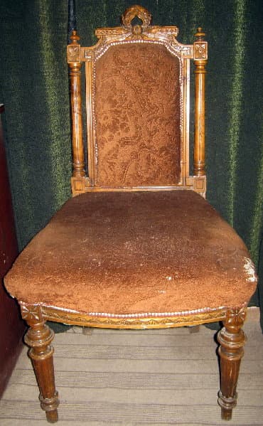 старый мебель продаю: Антиквариат, кон. XIX в. Три стула, комплектом. Цена за комплект 3 — 2