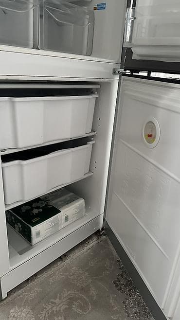 Морозильники: Холодильник Indesit, Б/у, Двухкамерный — 5