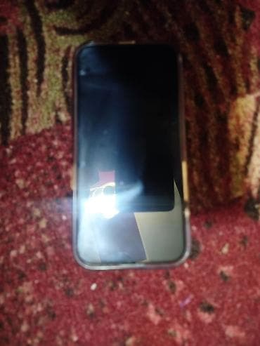 IPhone 15 Pro, Б/у, 256 ГБ, Белый, Защитное стекло, Зарядное устройство, 85 %