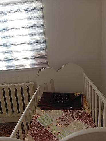 костюм для детей: Продаю детскую качку- кроватку.имеется выкатной шкаф для вещей очень — 3