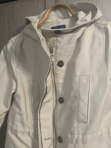 Комплекты одежды: Фирменный плащ от Zara, на девочку от 10 лет до 44 размера. В отличном — 3