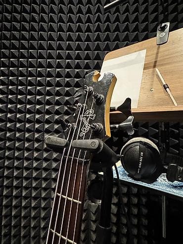 гитаа: Бас‑гитара Epiphone Toby 5‑струнная с кейсом - Корпус: черный — 5