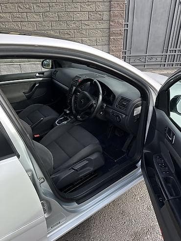 legasi b4: Volkswagen Golf V: 2004 г., 2 л, Типтроник, Бензин, Хэтчбэк — 5