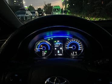 e2 byd: Toyota Corolla: 2018 г., 1.8 л, Автомат, Гибрид, Седан — 10