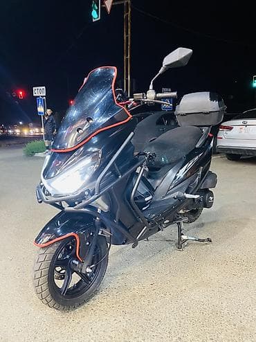 мото мапеь: Макси 2025🏍️ Абалы жакшы суроттогудой✅ Пластигинде 1-2жеринде сыныгы — 2