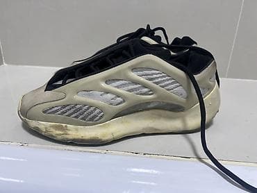 yeezy: Мужские кроссовки, 41.5, Adidas, Б/у, цвет - Бежевый, Платная доставка — 1