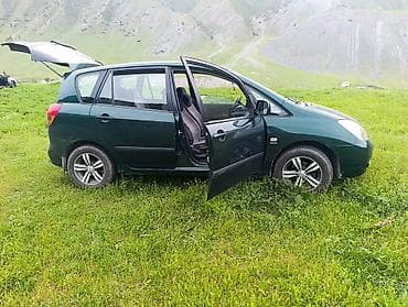 neta x: Toyota Corolla Verso: 2002 г., 1.8 л, Механика, Бензин, Минивэн — 4