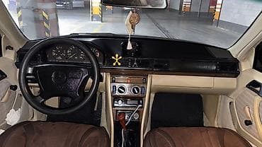 Продажа авто: Mercedes-Benz W124: 1989 г., Седан — 8