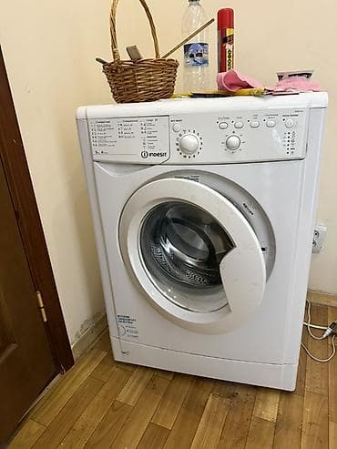 Стиральная машина Indesit с фронтальной загрузкой. Основные