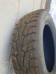 купить футбольные бутсы: Продам резины r15 185(шипы)
состояние отличное 
цена 10тыс за комплект — 5