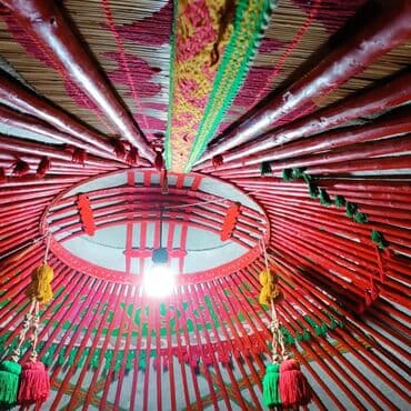 велик на титановых дисках: Аренда юрты, Каркас Деревянный, 65 баш, С полом, Самовар, Посуда — 8