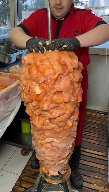 роллы: Шаурма/донер из курицы на вертикальном гриле. - Куриное мясо — 2