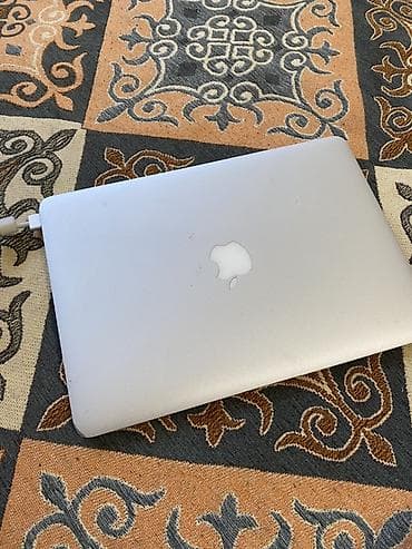 Apple MacBook Air 13" Характеристики Диагональ экрана 13 Клавиатура