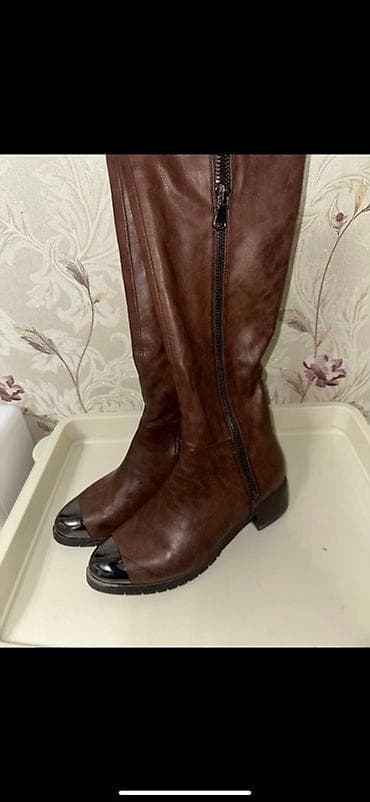 бежевые сапоги: Туфли 37 р 700 сом — 2