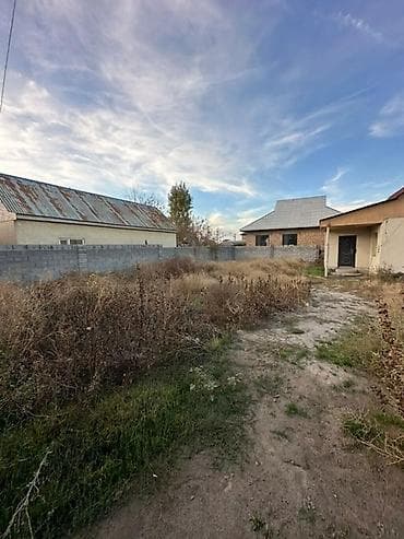 Квартиры: Продаю земельный участок. Жилмассив Эркин-тоо. 🖋️ 4 соток, правильной — 2