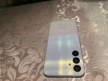 Смартфон Samsung (белый перламутр) с поддержкой 5G. Характеристики и