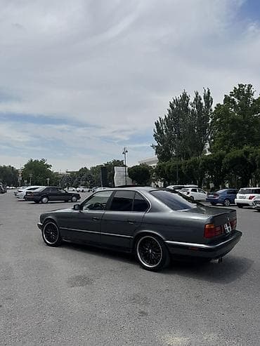вмw е34: BMW 525: 1989 г., 3 л, Механика, Бензин, Седан — 3