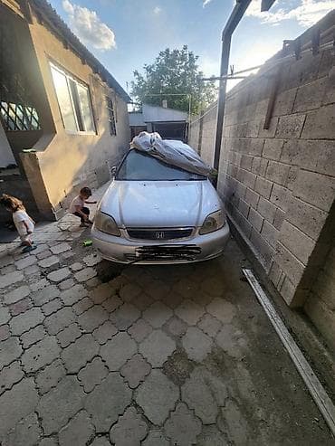 210: Honda Civic: 1999 г., 1.3 л, Вариатор, Бензин, Седан — 2