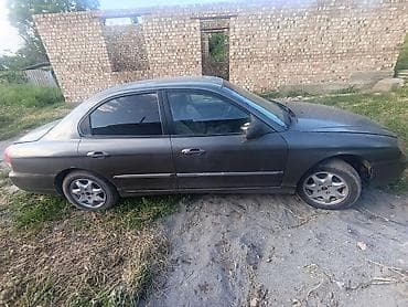 Hyundai Sonata: 1999 г., 2 л, Механика, Бензин, Седан