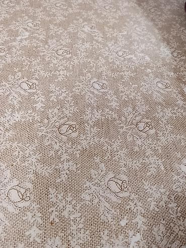 Одеяла и пледы: 2двухспальные кроватидиван, кухонный стол, стенка,шифонер — 1