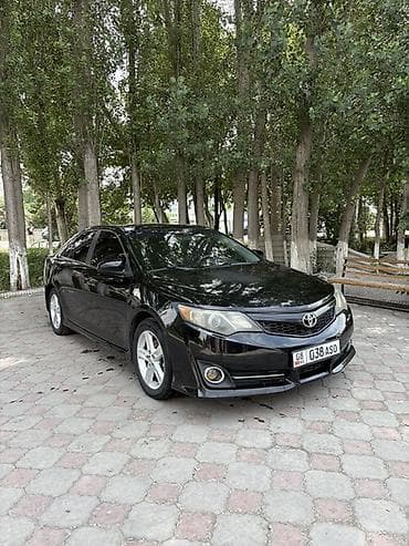 Транспорт: Toyota Camry: 2013 г., Автомат, Бензин, Седан — 2