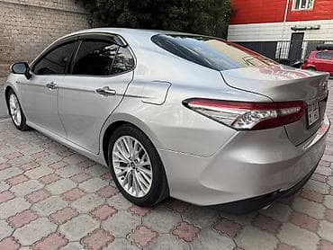 Транспорт: Toyota Camry: 2017 г., 2.5 л, Вариатор, Гибрид, Седан — 2