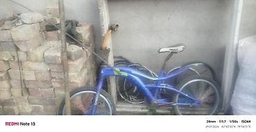 forward apache: Велосипед BMX/круизер в ярком синем цвете с зелёными декоративными — 1