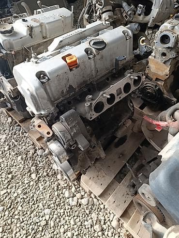 спартивный мото: Двигатель Honda, бензиновый, рядный 4‑цилиндровый с алюминиевой — 3