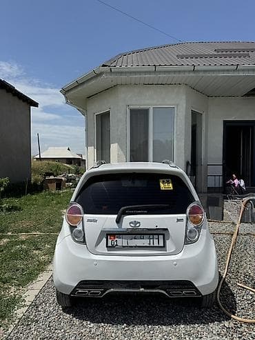 byd e7: Chevrolet Spark: 2010 г., 1 л, Автомат, Бензин, Хэтчбэк — 4
