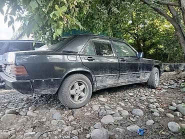 190: Mercedes-Benz 190: 1987 г., 2 л, Механика, Бензин, Седан — 6