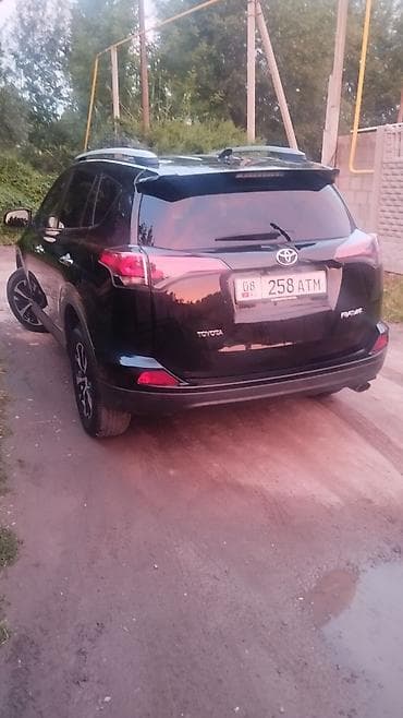 geely galaxy e5: Toyota RAV4: 2018 г., 2 л, Автомат, Бензин, Кроссовер — 3