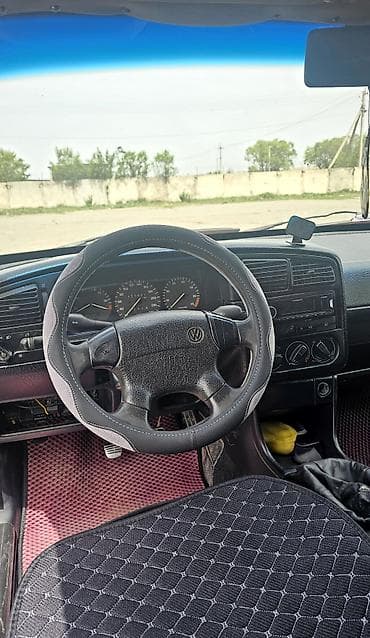 битый гольф: Volkswagen Passat: 1994 г., 2 л, Механика, Бензин, Седан — 6
