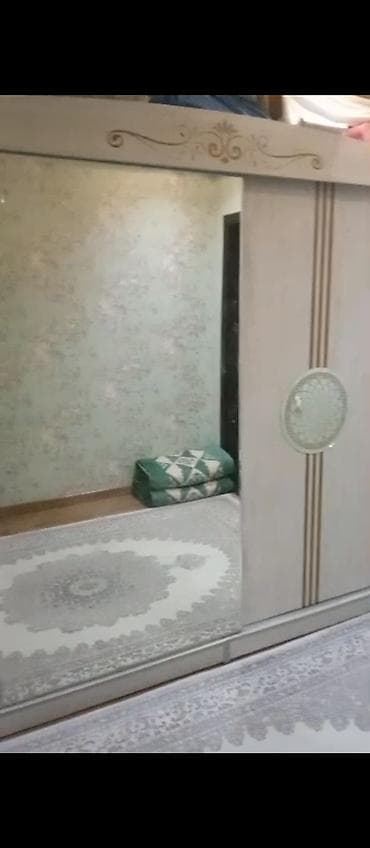 спальный гарнитур срочно: Спальный гарнитур сатылат. Шкаф кузгу тумба диван. комплект.Арзандатып — 4