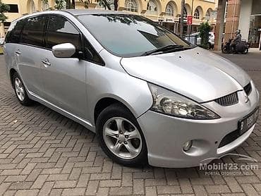 fiat multipla: Mitsubishi Grandis: 2004 г., 2.4 л, Автомат, Бензин, Минивэн — 4