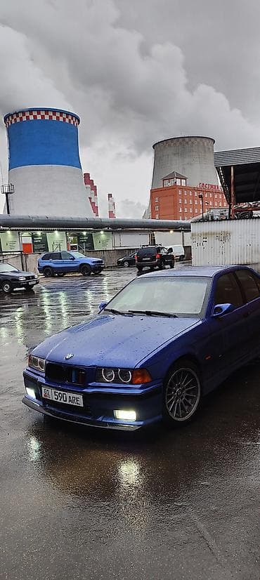 BMW 3 series: 1993 г., 3 л, Механика, Седан