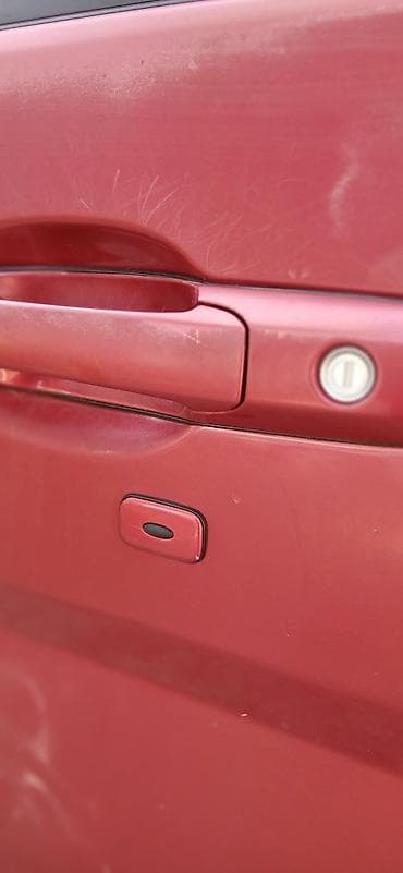 красный страитель: Nissan Serena: 2005 г., 2 л, Автомат, Бензин, Минивэн — 7