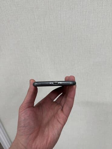 фит задний вид: IPhone 11, Б/у, 128 ГБ, Черный, 74 % — 11