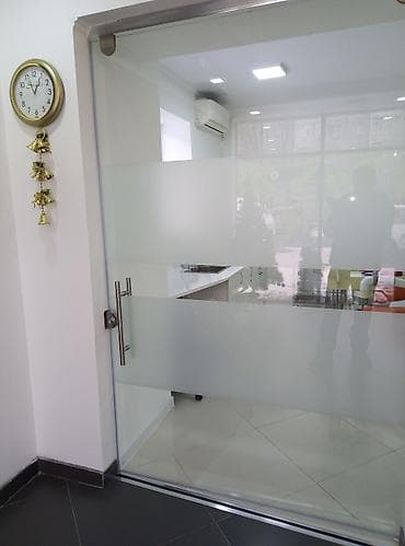 Буюртмага терезелер: Буюртмага Бүтүндөй айнектен жасалган тосмо, Офис үчүн, Брондолгон айнек, Монтаждоо, Демонтаждоо, Акысыз өлчөө — 10