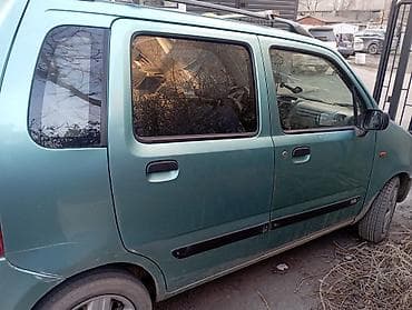 Suzuki Wagon R: 2002 г., 1.3 л, Механика, Бензин, Хэтчбэк