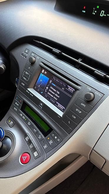 tayota harier: Toyota Prius: 2015 г., 1.8 л, Автомат, Гибрид, Лифтбек — 10
