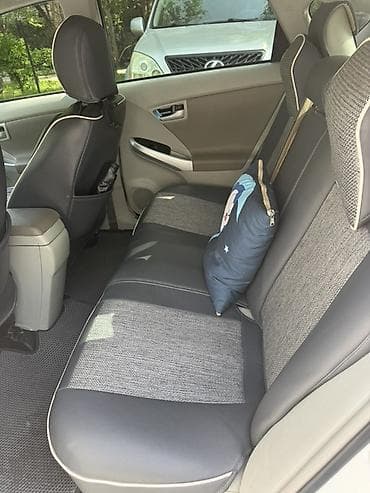 приус 2018: Toyota Prius: 2015 г., 1.8 л, Автомат, Гибрид, Хэтчбэк — 6