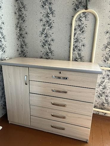 камод плосмаса: Кровать 160x200, шкаф 230х195х55 туалетный столик и комод в новом — 6