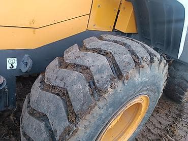 тандем вольво даф: Погрузчик, Laigong, 2013 г., Колесный, Ковшовый — 3