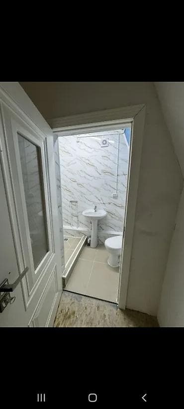 red centr: Азия Молл Сдается в Аренду офисов, В частном доме, 1 линия, С — 3