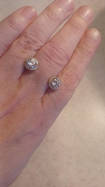 Жеке буюмдар: Мусаниты лабораторные вырощенные серебро 925 пробы 8000 сом — 2